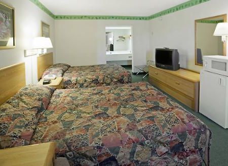 Americas Best Value Inn - Манчестер Номер фото