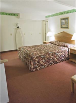 Americas Best Value Inn - Манчестер Номер фото